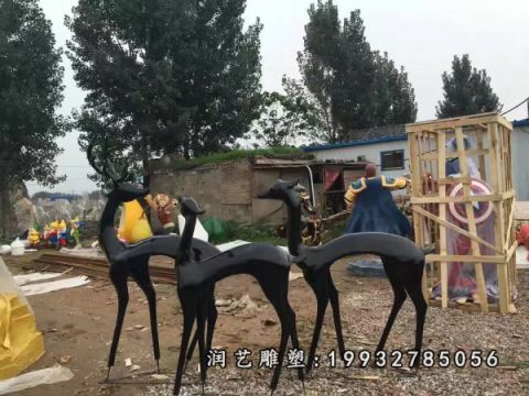 小区抽象鹿铜雕
