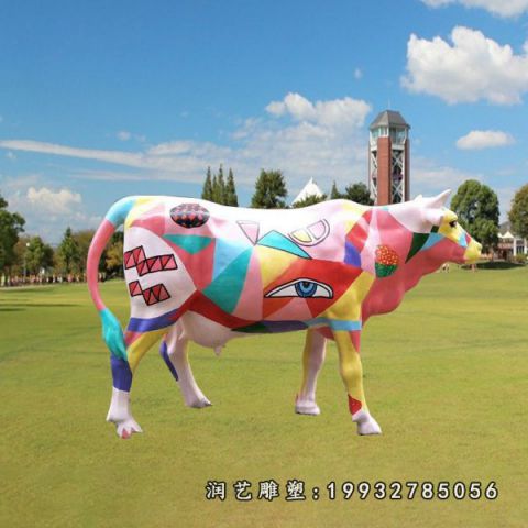 草坪玻璃钢牛雕塑