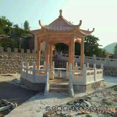 草坪晚霞红凉亭雕塑