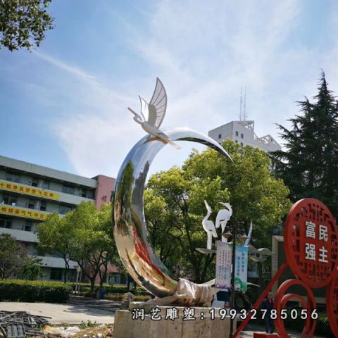 不锈钢抽象仙鹤动物雕塑