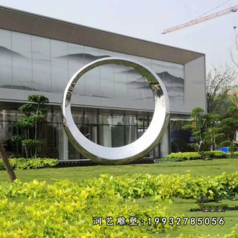 草坪不锈钢月亮雕塑