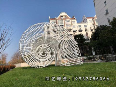 草坪不锈钢镂空雕塑