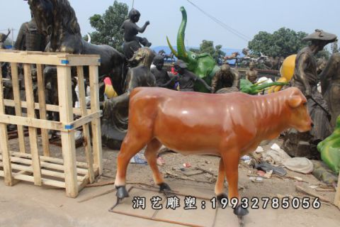 小区玻璃钢黄牛雕塑