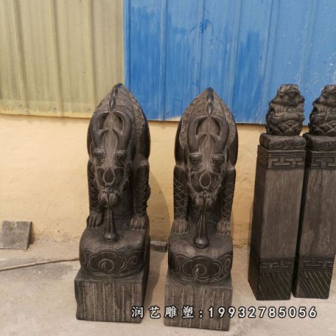 小区吸水兽石雕