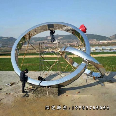 企业不锈钢戒指雕塑