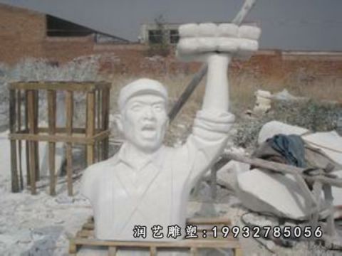 游乐场董存瑞石雕