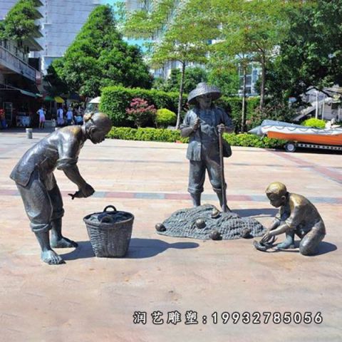 草坪人物鱼文化铜雕
