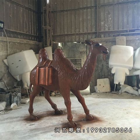 游乐场玻璃钢骆驼动物雕塑