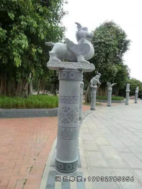 园林龙柱石雕