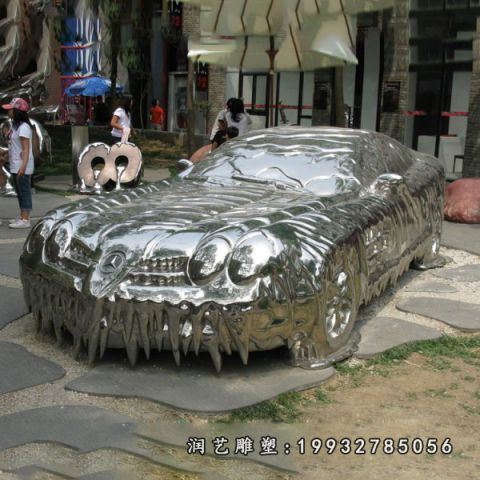 草坪不锈钢景观车雕塑