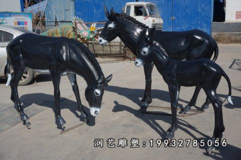 校园玻璃钢驴动物雕塑