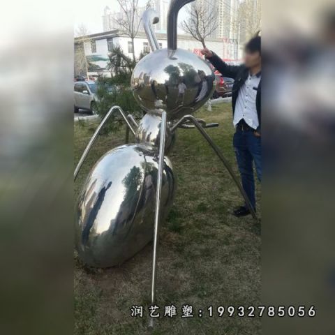 草坪动物不锈钢蚂蚁雕塑