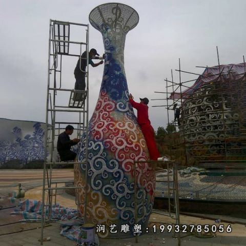 广场不锈钢花瓶雕塑
