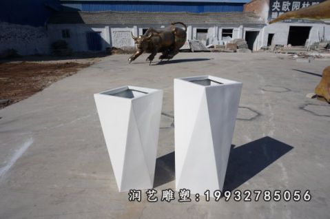 街道玻璃钢花瓶雕塑
