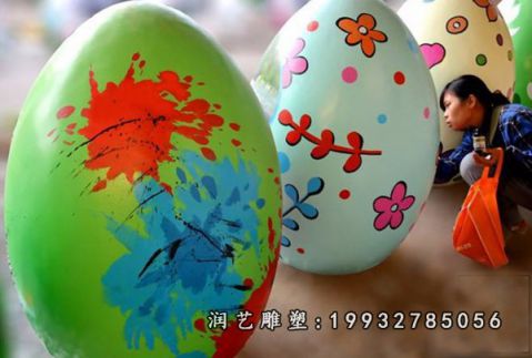 步行街玻璃钢鸡蛋雕塑