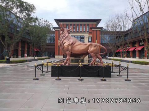 步行街动物牛铜雕