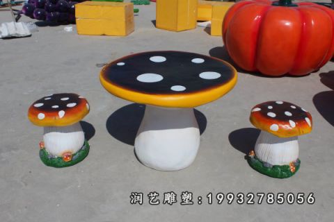 校园玻璃钢桌凳景观雕塑