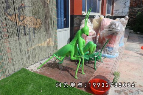 企业玻璃钢螳螂雕塑