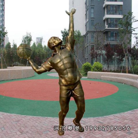 校园踢球铜雕