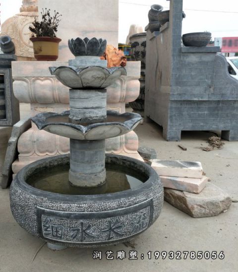 街道喷泉石雕