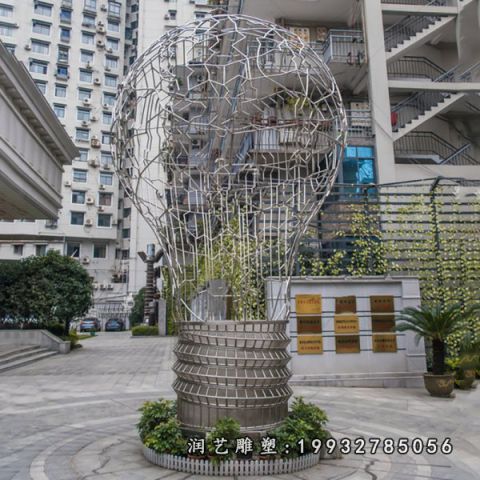 街道不锈钢灯泡雕塑